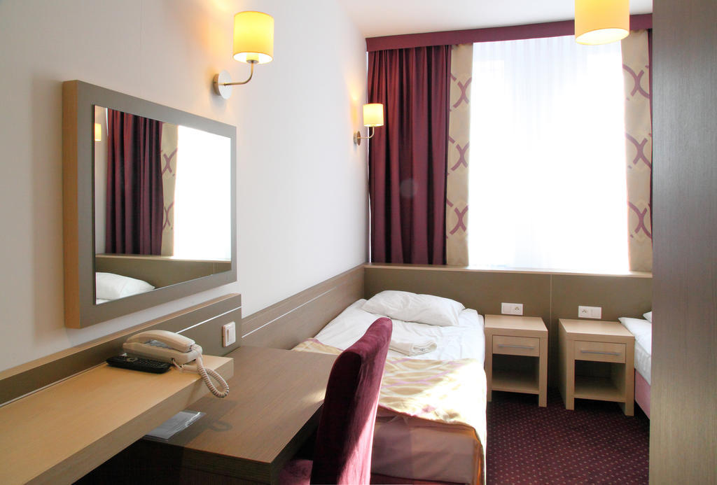 Arche Hotel Siedlce Room photo